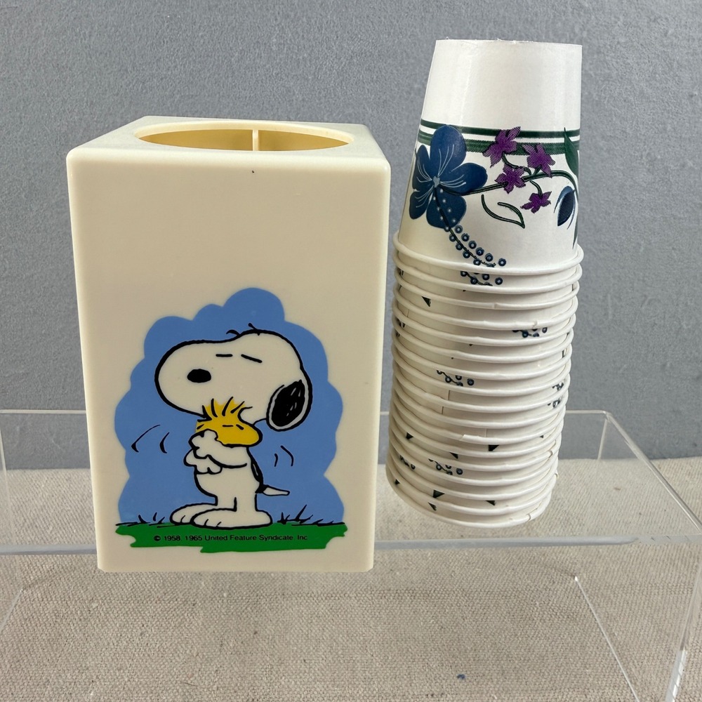 Vintage Snoopy Woodstock 3oz Cup Dispenser Peanuts Plastic Bath Accessory